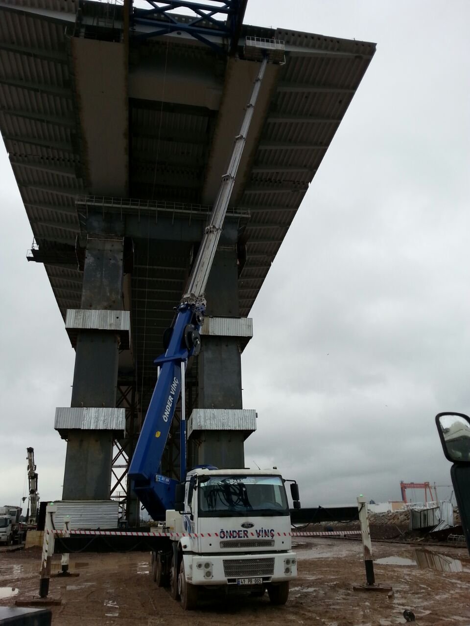 Yükseklikte Çalışırken Güvenliğin Önemi Nedir?